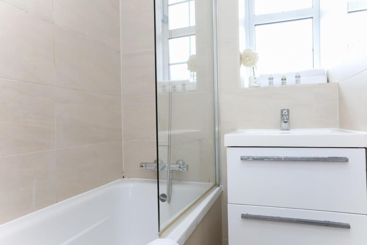 2 Bedroom Apartment In Waterloo Central Londra Esterno foto